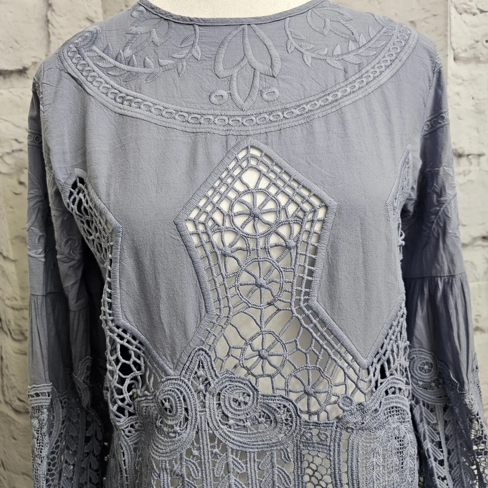 Altar’d state women Sz S crocheted lace bell sleeve 100% Cotton blouse top blue